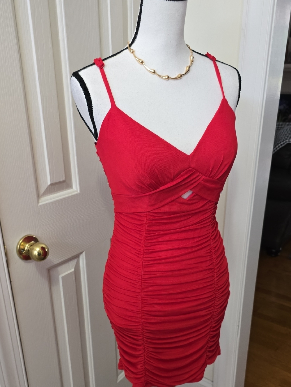 CITY TRIANGLES BRAND WOMEN'S JUNIOR SIZE RED EVENING WEAR DRESS SIZE LARGE